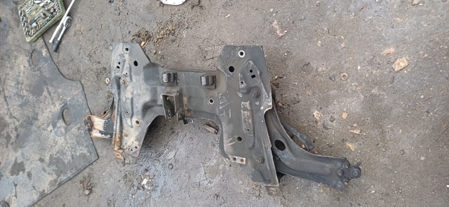 Передня балка 9675536580 PEUGEOT