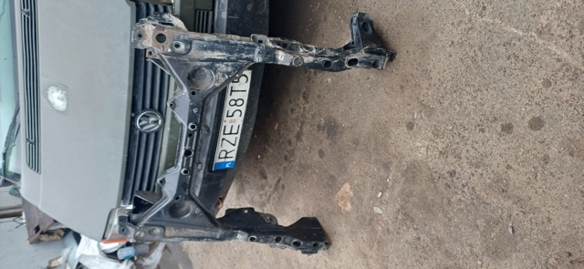 Підрамник передній A1686201387 MERCEDES