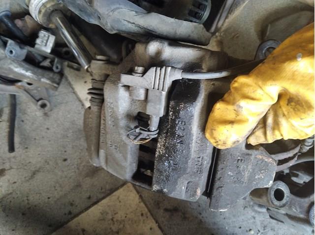 Супорт гальмівний, передній, правий A1694200883 MERCEDES