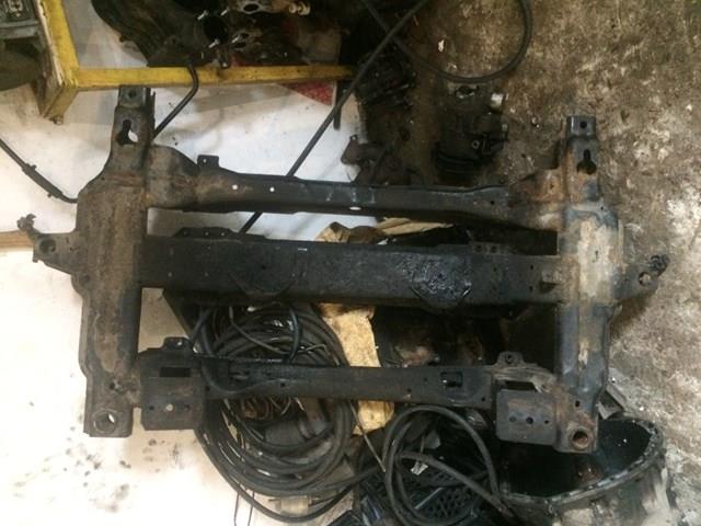 Передня балка A9063304506 MERCEDES