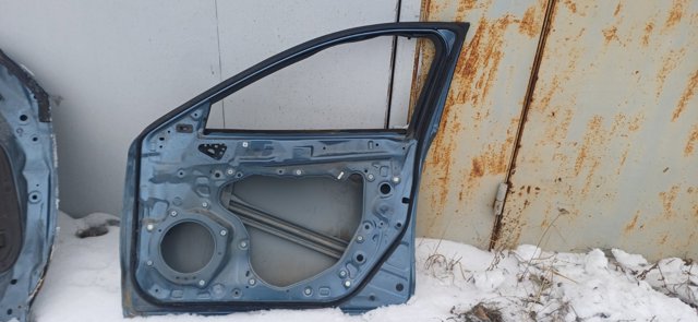 Дверка передня права GHY05802XD MAZDA