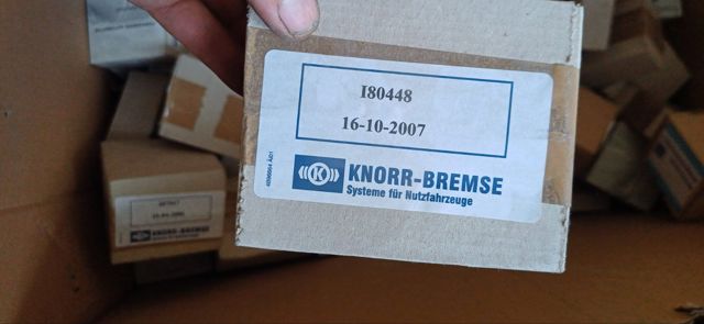 Клапан обмеження тиску пневмосистеми I80448 KNORR-BREMSE