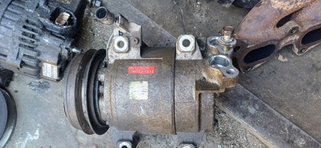 Насос кондиціонера MN123626 MITSUBISHI