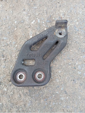 Кронштейн компресора кондиціонера MN164473 MITSUBISHI