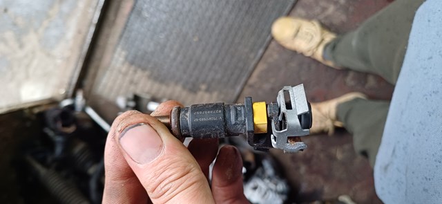 Форсунка інжектора V752817680 PEUGEOT