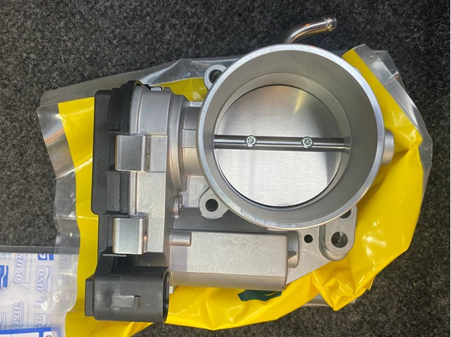 Дросільна заслінка в зборі 07K133062A MAGNETI MARELLI