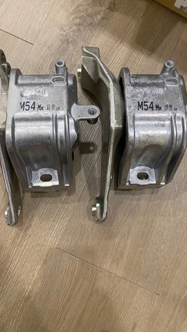 Права подушка двигуна 1J0199262DA VAG