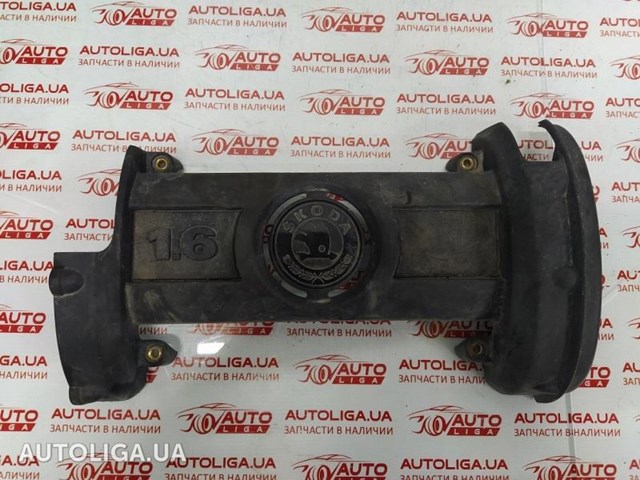 Кришка двигуна декоративна 03C103925M VAG