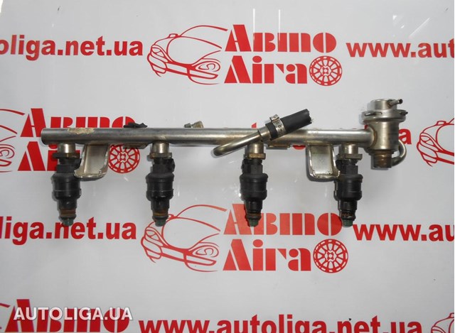 Рампа форсунок системи упорскування палива 058133681C VAG