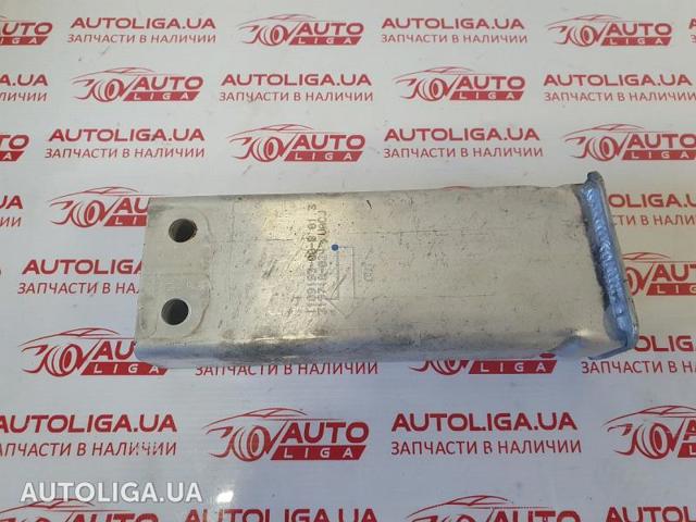 Кронштейн підсилювача переднього бампера 110919300B TESLA