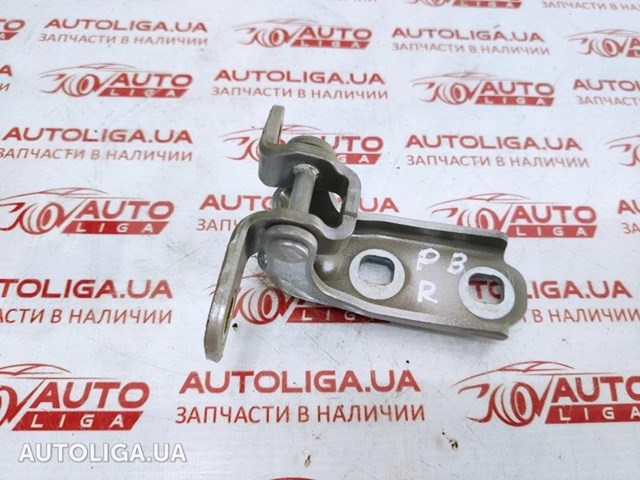 Петля задніх (навстіж) дверей, ліва нижня 13501715 GM