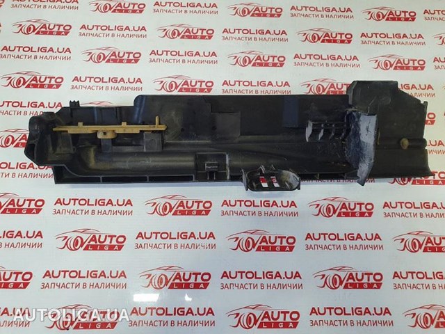Кронштейн радіатора правий 17107524914 BMW