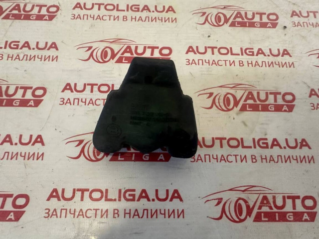 Подушка радіатора охолодження, нижня 17117598791 BMW