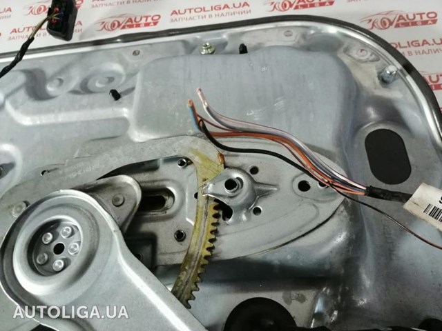 Склопідйомник задніх правих дверей 1738648 FORD