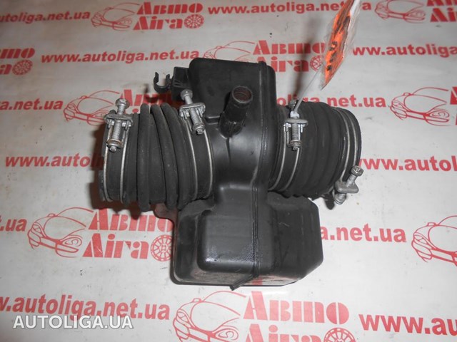 Резонатор повітряного фільтра 1789320070 TOYOTA