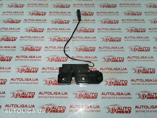 Замок кришки капота 1Z0823509F VAG