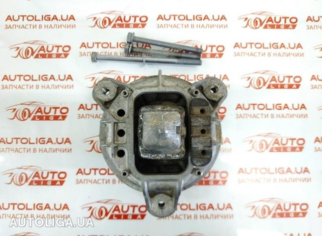 Ліва опора двигуна 22116777365 BMW