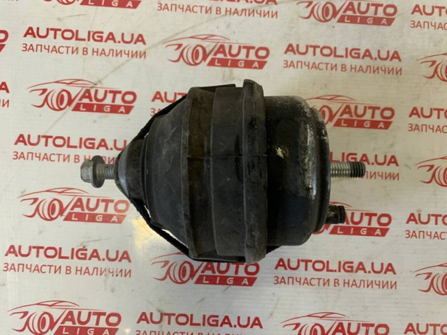 Передня опора двигуна 30680751 VOLVO