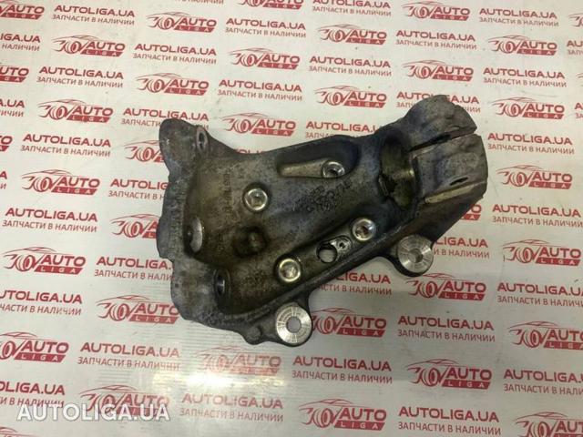 Цапфа поворотна права 31216792288 BMW