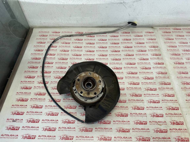 Цапфа поворотна права 33326797508 BMW