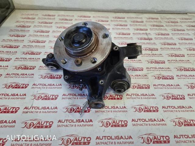 Кулак поворотний правий 33406797570 BMW