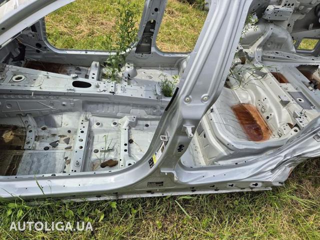 Отвір передніх лівих дверей 41007334015 BMW