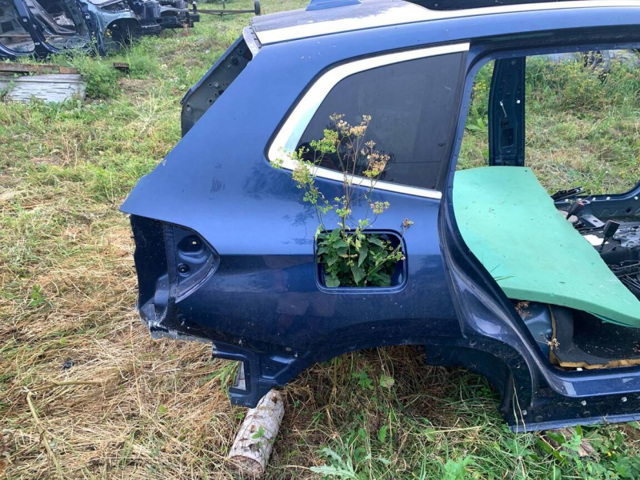 Крило праве заднє 41007494012 BMW