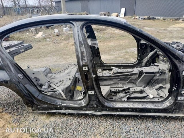 Амортизаційна стійка центральна, права 41217240478 BMW