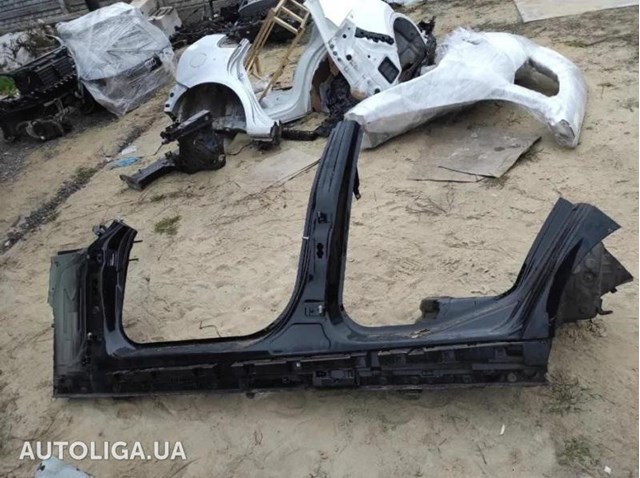 Кузовщина ліва 41217298011 BMW