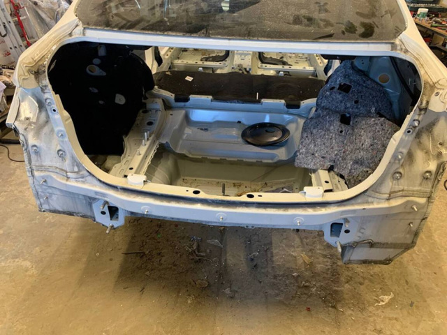 Задня панель багажника 41347297994 BMW