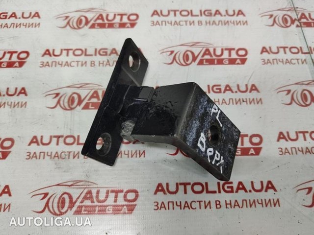 Дверний шарнір водійських дверей 41517176847 BMW