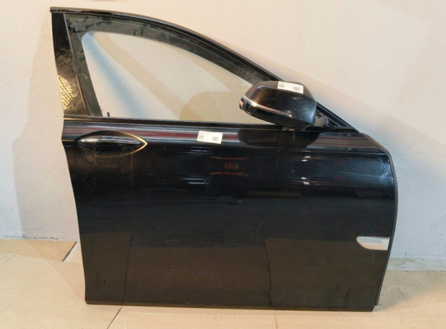 Пасажирські передні двері 41525A2A388 BMW
