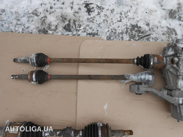 Привід задній Toyota RAV4 3