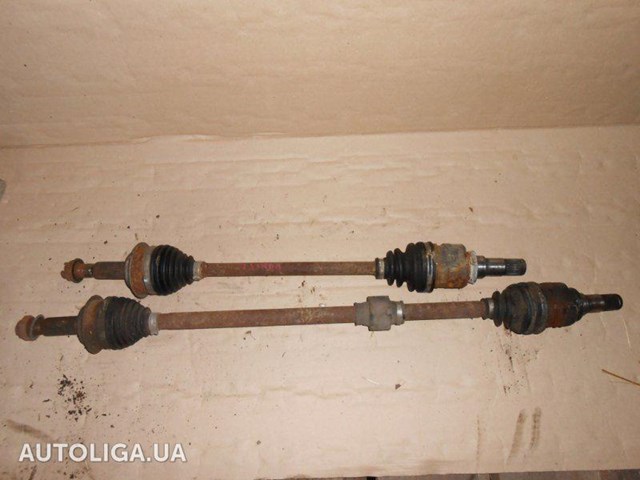 Привід правий 4341052180 TOYOTA