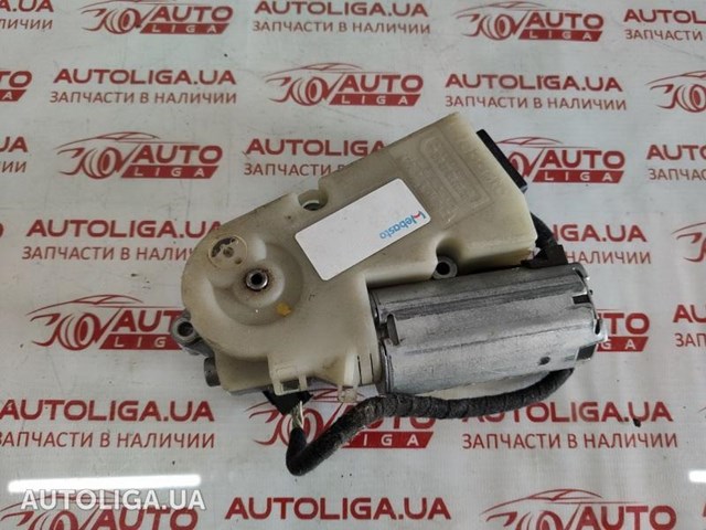 Мотор приводу люка 4B0959591 VAG