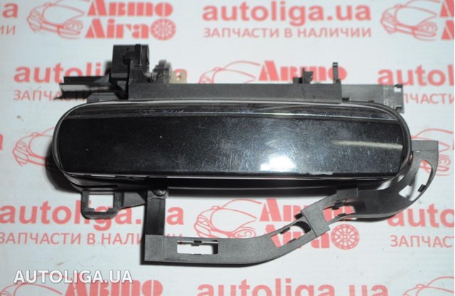Ручка передньої двері зовнішня права 4F0837208 VAG