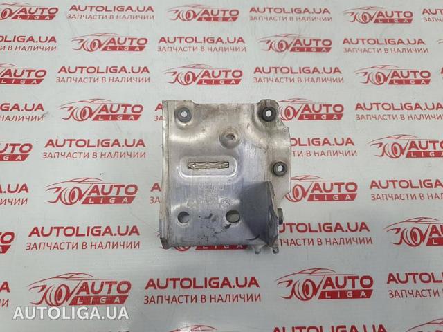 Праве кріплення переднього бампера 51117186514 BMW