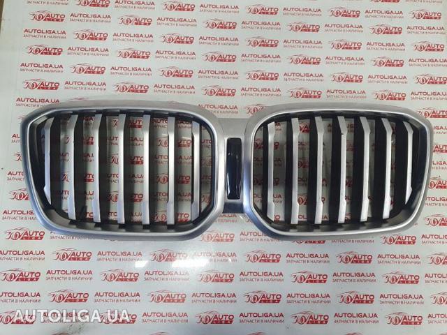 Решітка радіатора 51139881906 BMW