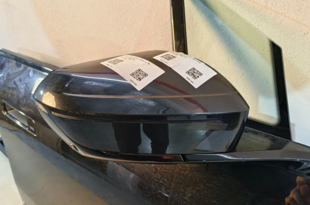 Кронштейн кріплення дзеркала заднього виду, правий 51165A31368 BMW