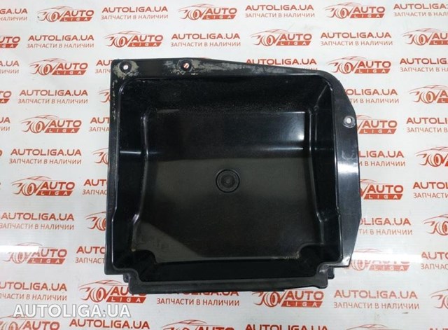 Кришка речового ящика 51169173907 BMW