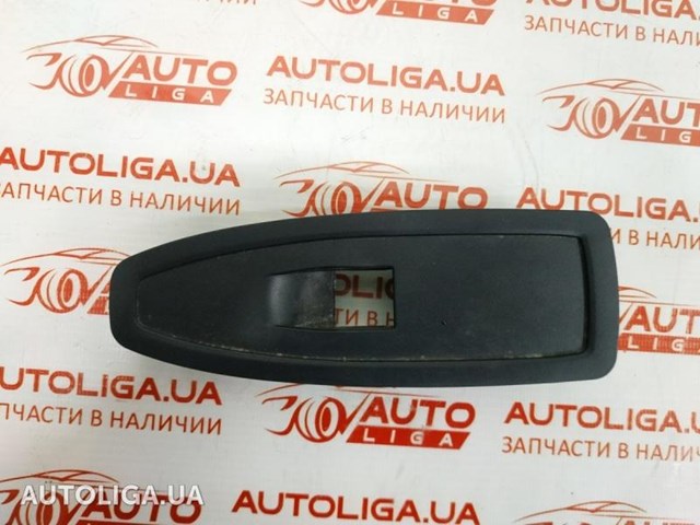 Накладка кнопки склопід'ємника переднього правого 51417283835 BMW