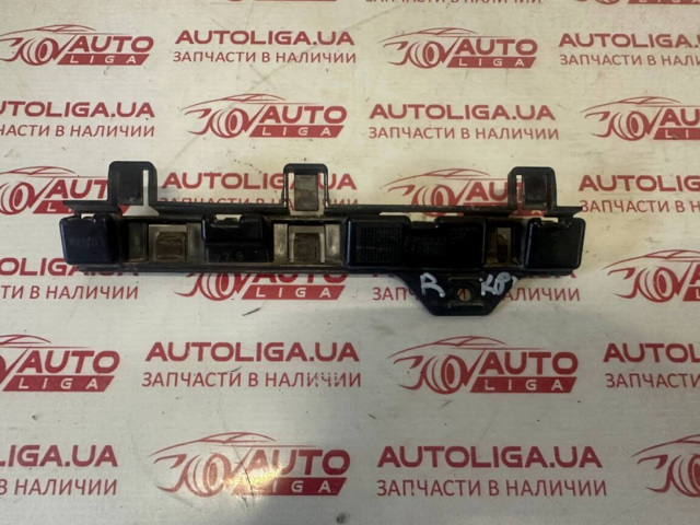 Кронштейн зовнішньої накладки порога правого 51777240874 BMW