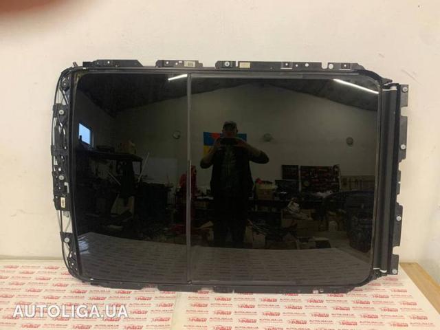 Деталі люків облицювання кузова 54107493141 BMW