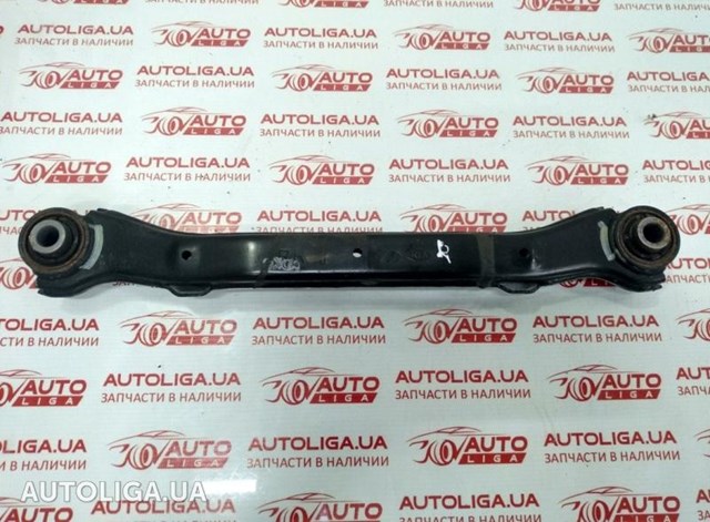 Поперечна тяга задньої підвіски 551003Q000 HYUNDAI