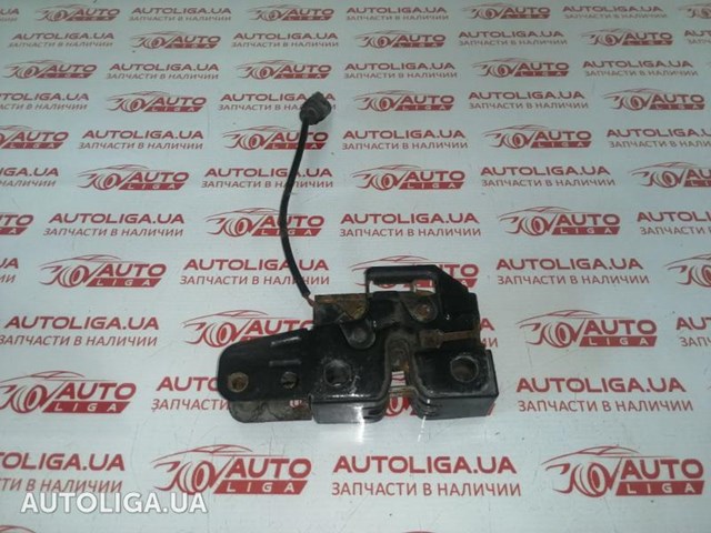 Запор капота (замок і привід замка капота) 5J0823509A VAG