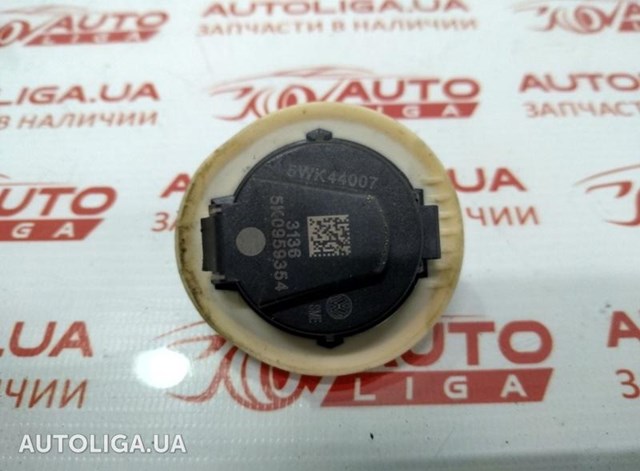 Датчик Ейрбег передній 5K0959354 VAG