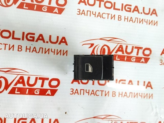 Кнопка підйомника переднього правого скла 61319241949 BMW