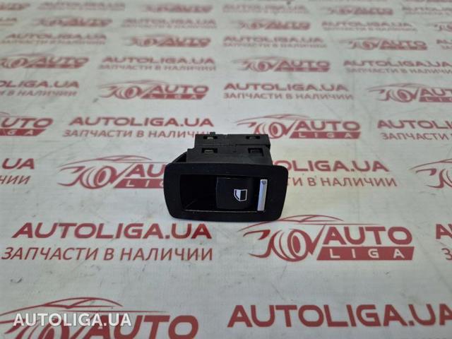 Кнопка підйомника заднього скла 61319361936 BMW