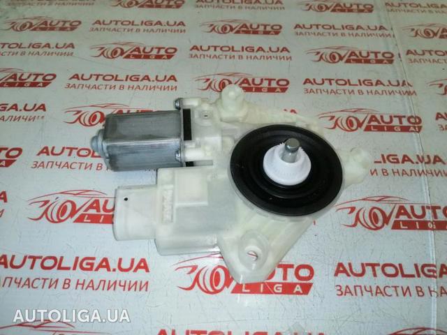 Двигун склопідіймача двері передньої, правої 61355A5C893 BMW