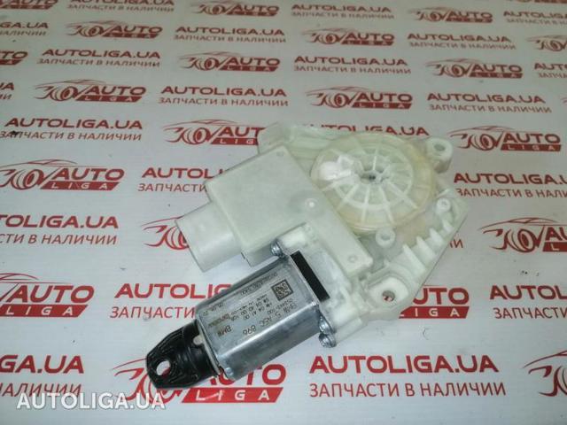 Двигун стеклопод'емника двері задньої, правої 61355A5C896 BMW